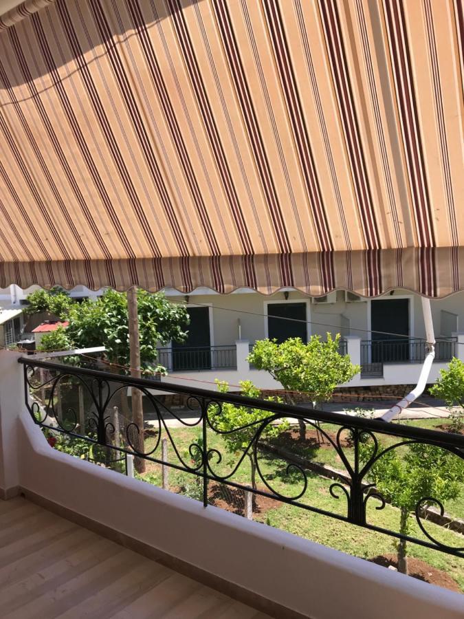 Loula'S Apartments Gouvia Ngoại thất bức ảnh
