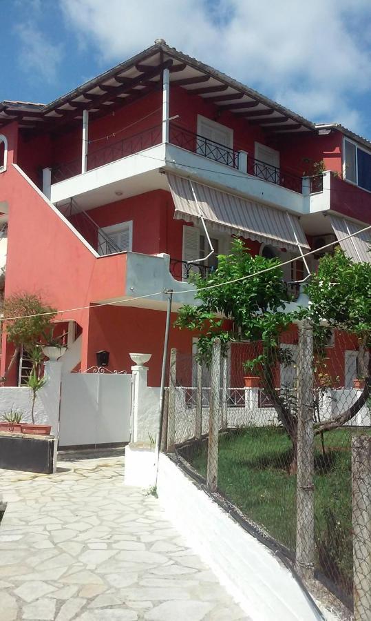 Loula'S Apartments Gouvia Ngoại thất bức ảnh