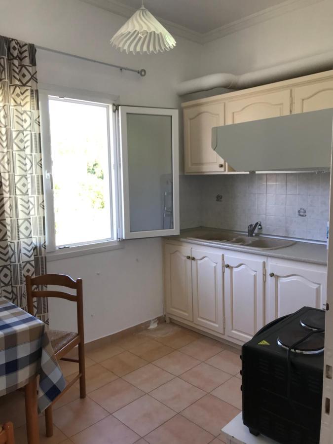 Loula'S Apartments Gouvia Ngoại thất bức ảnh