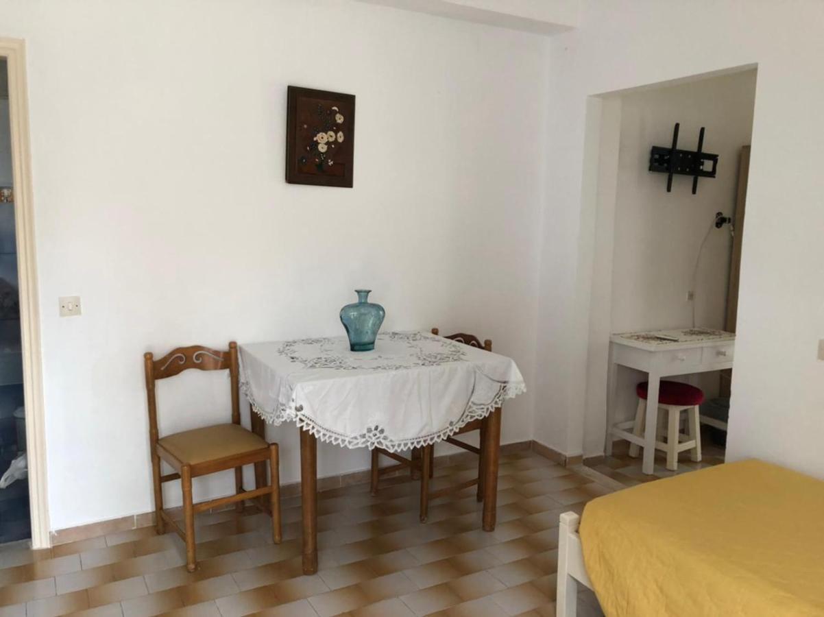 Loula'S Apartments Gouvia Ngoại thất bức ảnh
