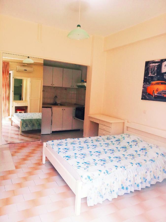 Loula'S Apartments Gouvia Ngoại thất bức ảnh